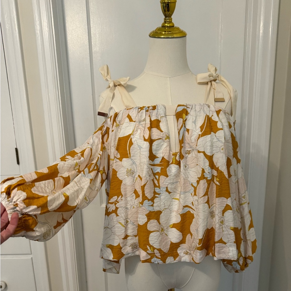 Floral Off-the-shoulder MON RENN Top - Picture 5 of 12